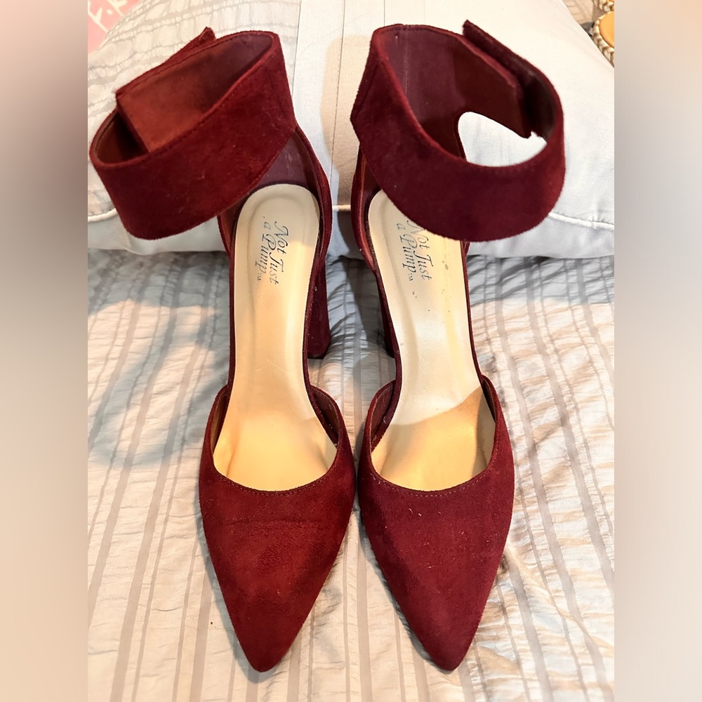 Maroon Pumps - Picture 6 of 6
